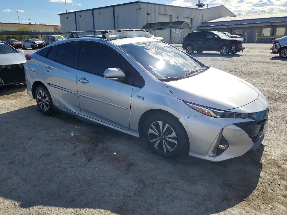 2017 Toyota Prius Prime მანქანა იყიდება აუქციონზე, vin: JTDKARFP7H3009481, აუქციონის ნომერი: 51333926