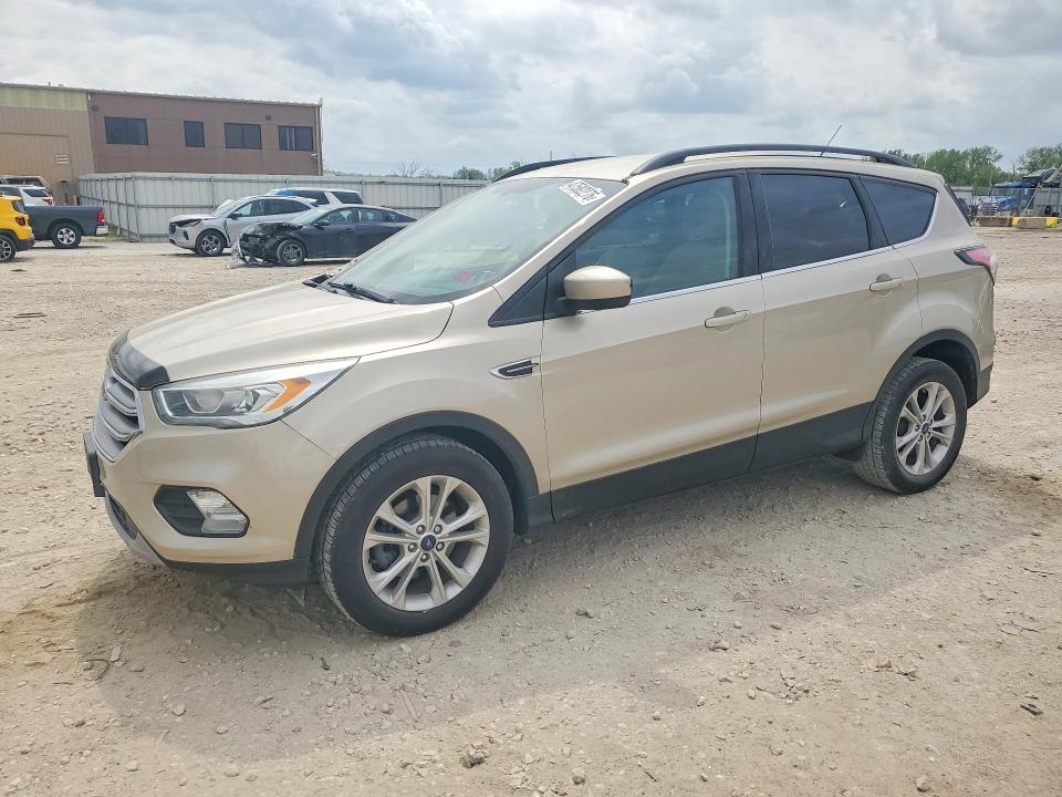 47582276 :رقم المزاد ، 1FMCU0GD7HUA93660 vin ، 2017 Ford Escape مزاد بيع