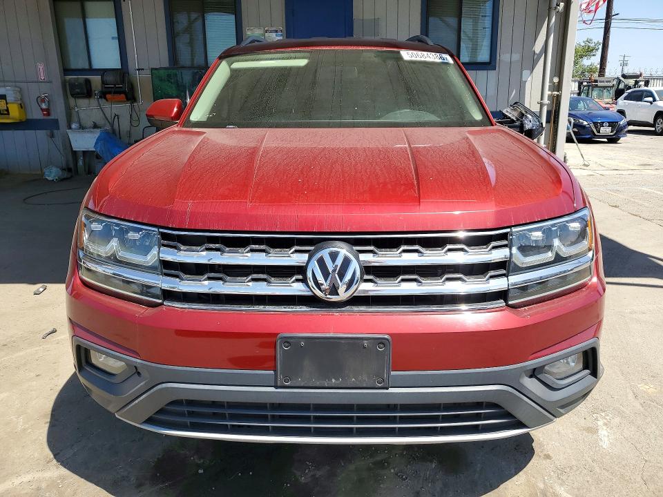 50684386 :رقم المزاد ، 1V2CR2CAXJC512415 vin ، 2018 Volkswagen Atlas مزاد بيع