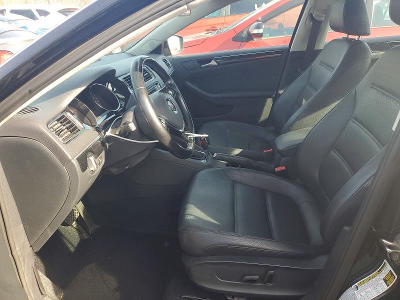 49334736 :رقم المزاد ، 3VWL17AJ5HM214675 vin ، 2017 Volkswagen Jetta مزاد بيع