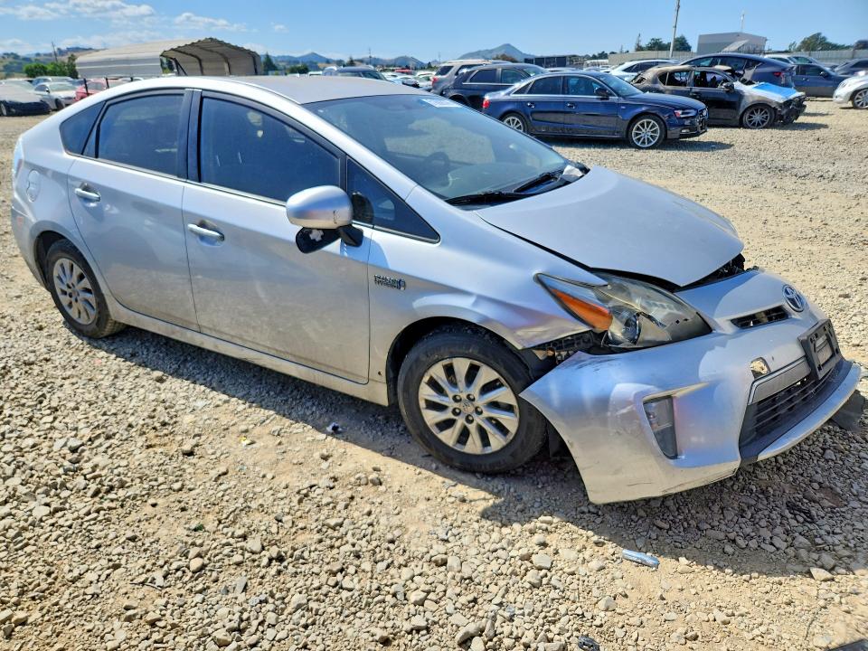 51692076 :رقم المزاد ، JTDKN3DP3C3030521 vin ، 2012 Toyota Prius Plug-in Hybrid مزاد بيع