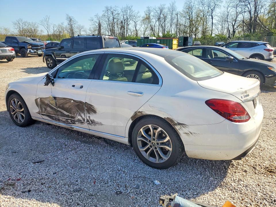 49542636 :رقم المزاد ، 55SWF4KB1HU221326 vin ، 2017 Mercedes-benz C مزاد بيع