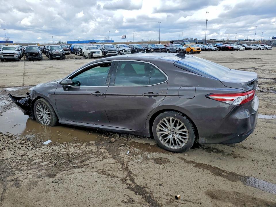 48864606 :رقم المزاد ، 4T1BZ1HK2JU019410 vin ، 2018 Toyota Camry مزاد بيع