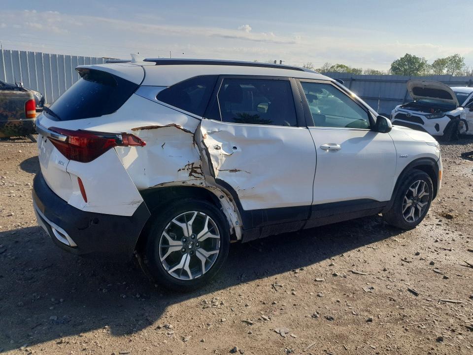 50959546 :رقم المزاد ، KNDERCAA8M7141433 vin ، 2021 Kia Seltos مزاد بيع