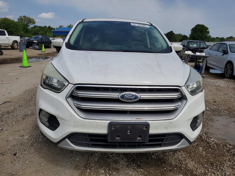 51142686 :رقم المزاد ، 1FMCU0GDXHUB73910 vin ، 2017 Ford Escape مزاد بيع