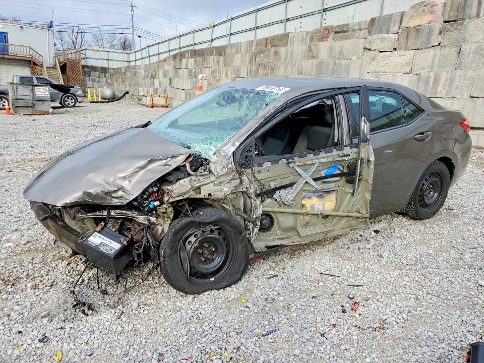 2018 Toyota Corolla მანქანა იყიდება აუქციონზე, vin: 2T1BURHE8JC110643, აუქციონის ნომერი: 48659756