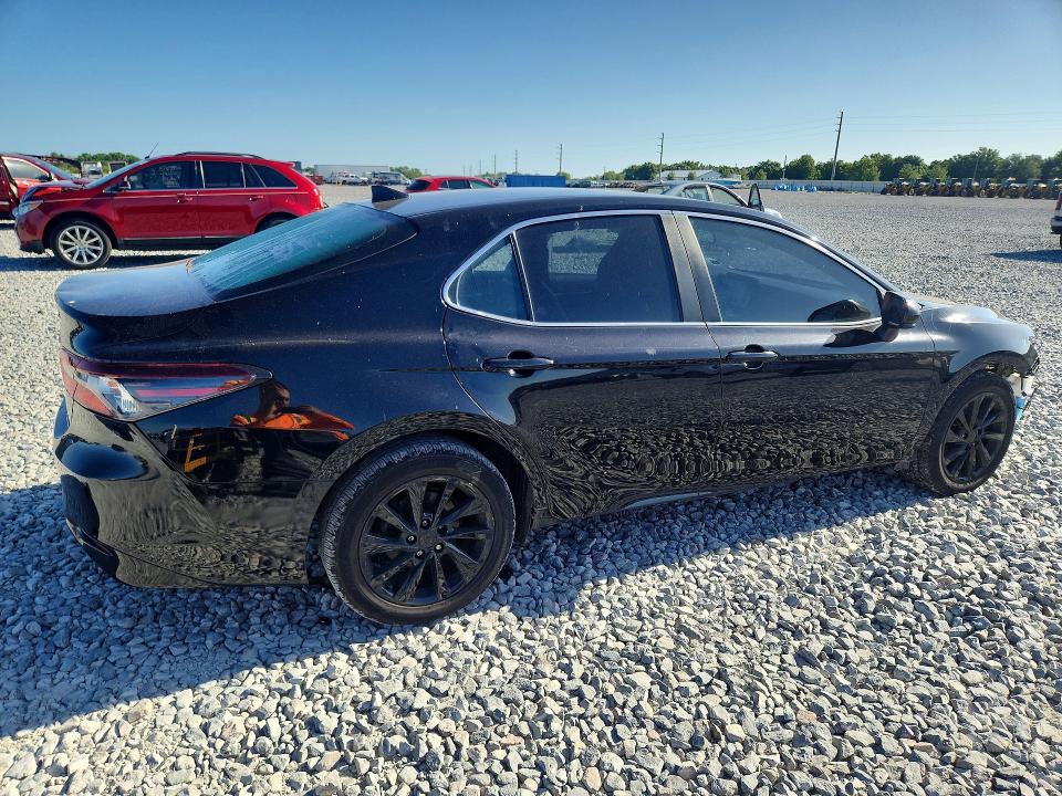 49486236 :رقم المزاد ، 4T1C11BK7NU049481 vin ، 2022 Toyota Camry مزاد بيع