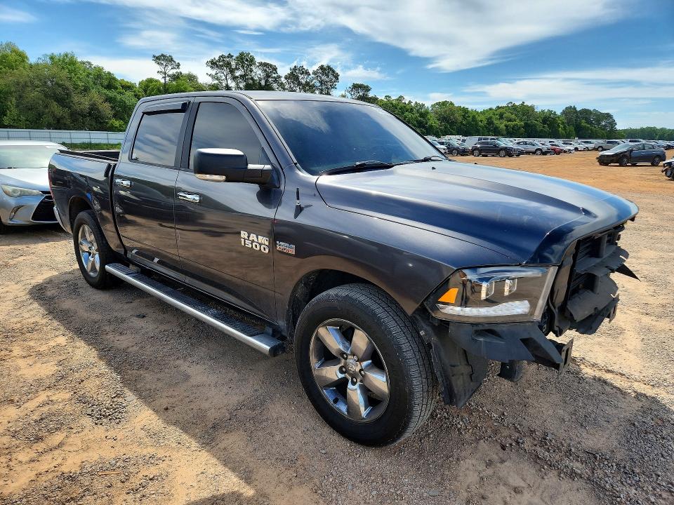 48986246 :رقم المزاد ، 1C6RR6LT7FS613033 vin ، 2015 Ram 1500 مزاد بيع