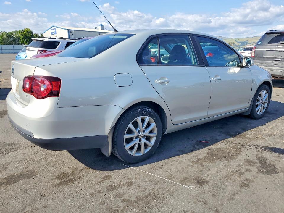 50955576 :رقم المزاد ، 3VWRZ7AJ3AM125597 vin ، 2010 Volkswagen Jetta مزاد بيع