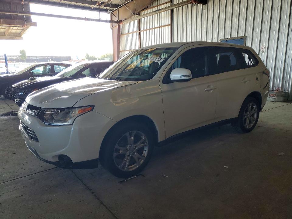 51311146 :رقم المزاد ، JA4AZ3A35EZ007446 vin ، 2014 Mitsubishi Outlander مزاد بيع