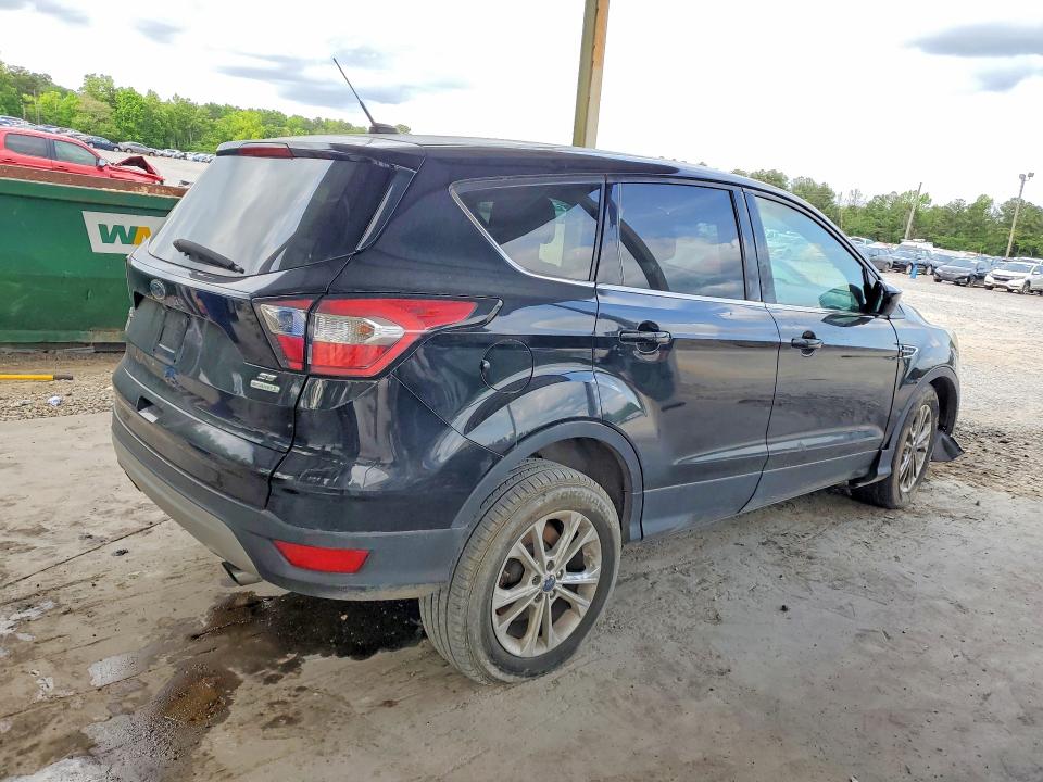 51149556 :رقم المزاد ، 1FMCU0GD1HUE38889 vin ، 2017 Ford Escape مزاد بيع