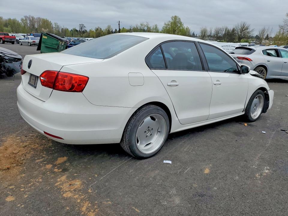 49095466 :رقم المزاد ، 3VWDZ7AJ1BM100175 vin ، 2011 Volkswagen Jetta مزاد بيع