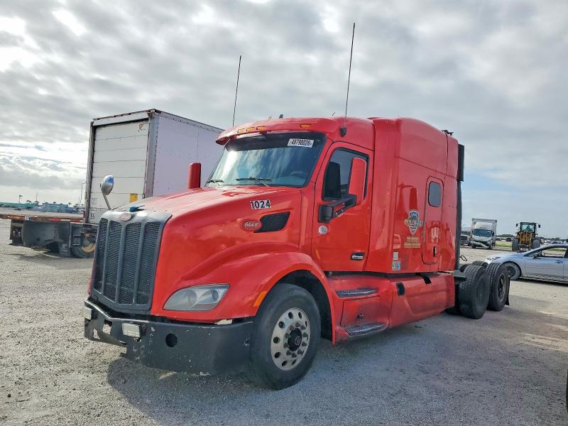Продаж на аукціоні авто 2018 Peterbilt 579, vin: 1XPBDP9X2JD449162, номер лоту: 48798026