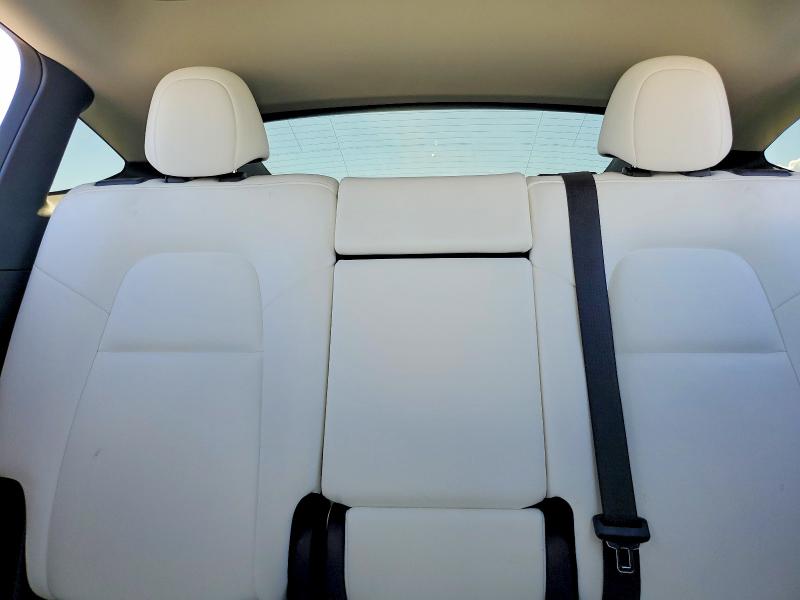 48402056 :رقم المزاد ، 7SAYGAEE2NF570134 vin ، 2022 Tesla Model Y مزاد بيع