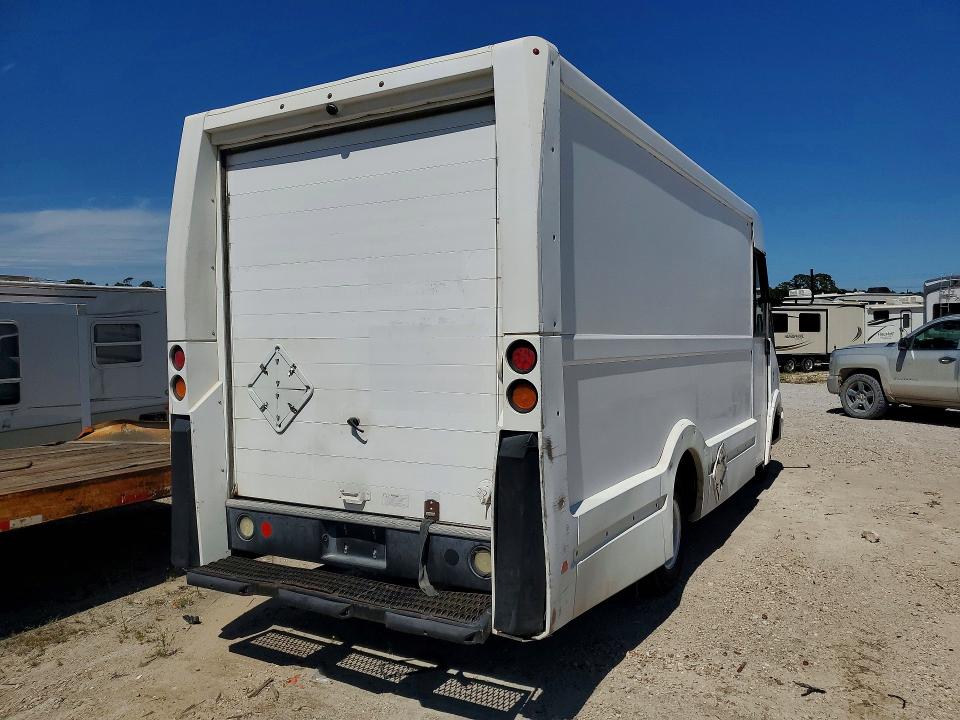 2015 Isuzu Npr მანქანა იყიდება აუქციონზე, vin: JALB4T175F7W00506, აუქციონის ნომერი: 42015936