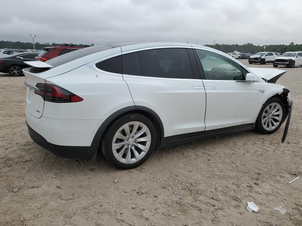 51681486 :رقم المزاد ، 5YJXCBE26GF016548 vin ، 2016 Tesla Model X مزاد بيع