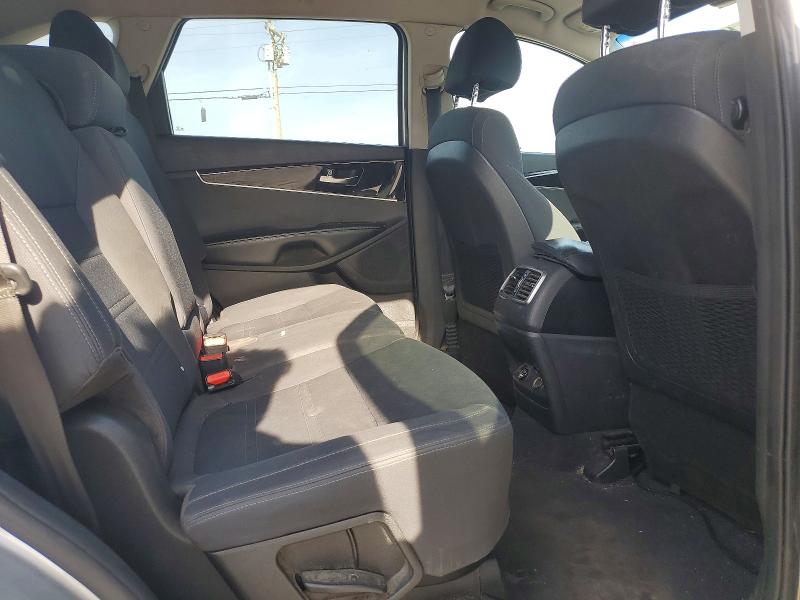 49145956 :رقم المزاد ، 5XYPGDA56JG413872 vin ، 2018 Kia Sorento مزاد بيع