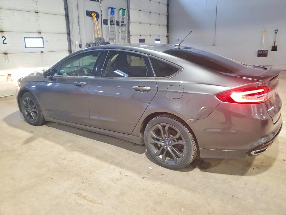50349186 :رقم المزاد ، 3FA6P0T99JR215772 vin ، 2018 Ford Fusion مزاد بيع