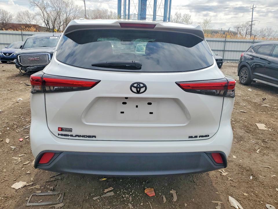 48717486 :رقم المزاد ، 5TDGZRBH6NS239634 vin ، 2022 Toyota Highlander مزاد بيع