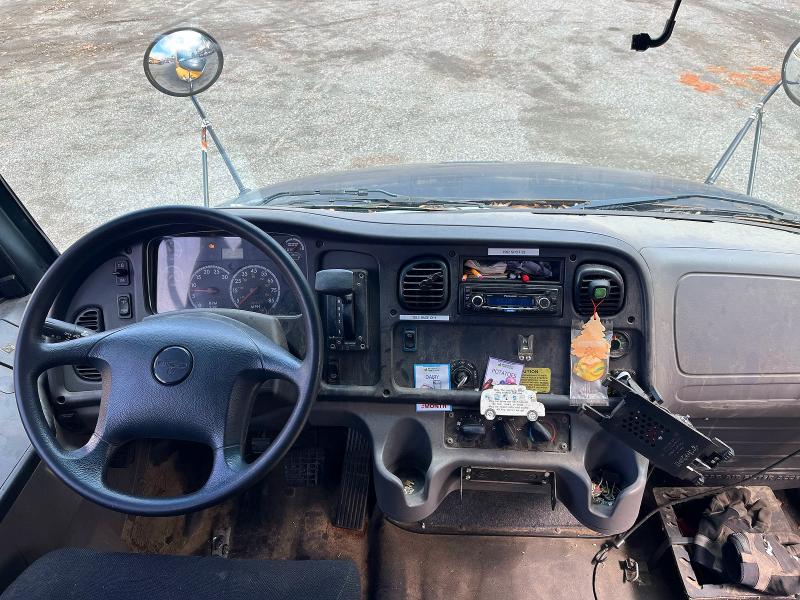 48714486 :رقم المزاد ، 4UZABRDU7FCGJ8499 vin ، 2015 Freightliner Chassis مزاد بيع