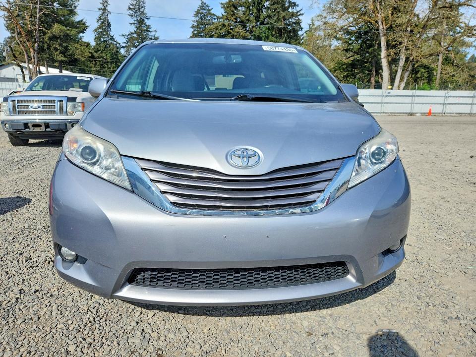 Продажа на аукционе авто 2017 Toyota Sienna, vin: 5TDDZ3DC6HS181336, номер лота: 50774436