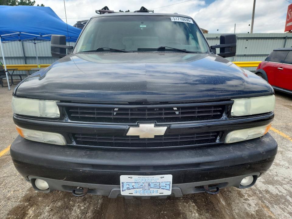 2003 Chevrolet Suburban მანქანა იყიდება აუქციონზე, vin: 3GNFK16Z23G289826, აუქციონის ნომერი: 51716636