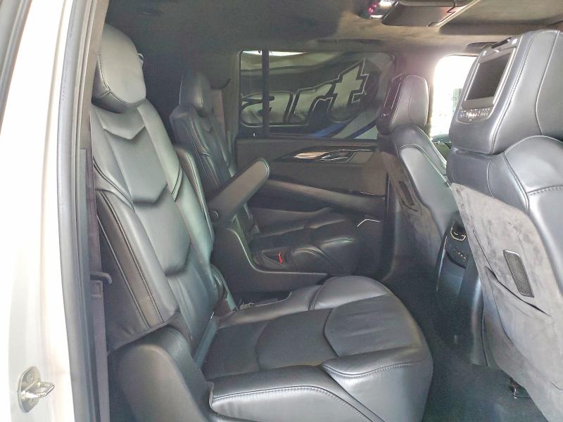 48864396 :رقم المزاد ، 1GYS4KKJ6HR136925 vin ، 2017 Cadillac Escalade مزاد بيع