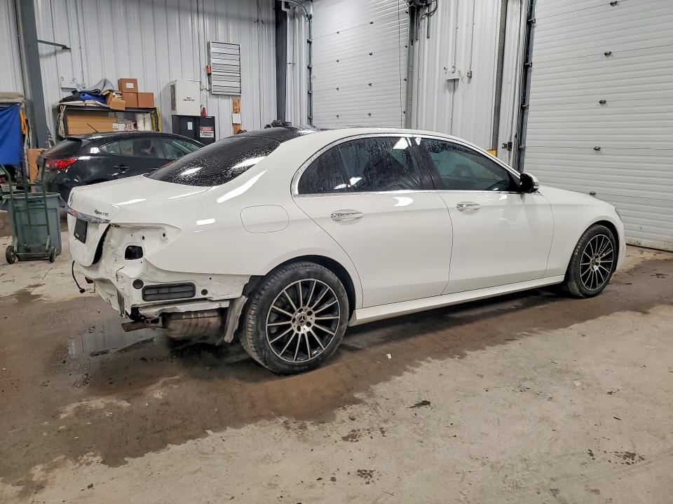 49471106 :رقم المزاد ، WDDZF6GB4JA465480 vin ، 2018 Mercedes-benz E مزاد بيع
