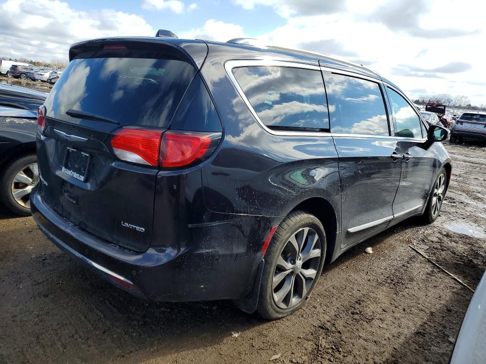 48231526 :رقم المزاد ، 2C4RC1GG4HR645128 vin ، 2017 Chrysler Pacifica مزاد بيع