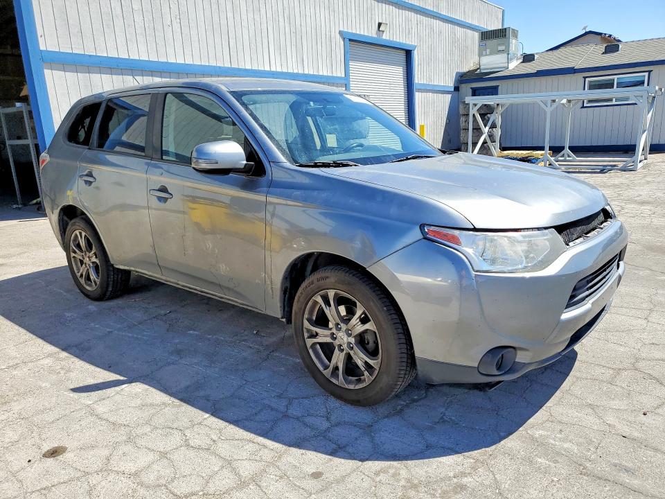 51157266 :رقم المزاد ، JA4AZ3A37EZ015516 vin ، 2014 Mitsubishi Outlander مزاد بيع