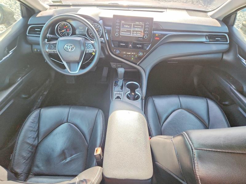 49486236 :رقم المزاد ، 4T1C11BK7NU049481 vin ، 2022 Toyota Camry مزاد بيع
