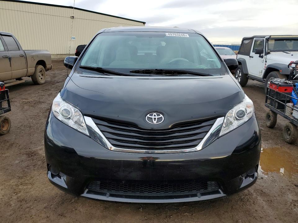 49763246 :رقم المزاد ، 5TDJK3DC2ES089515 vin ، 2014 Toyota Sienna مزاد بيع