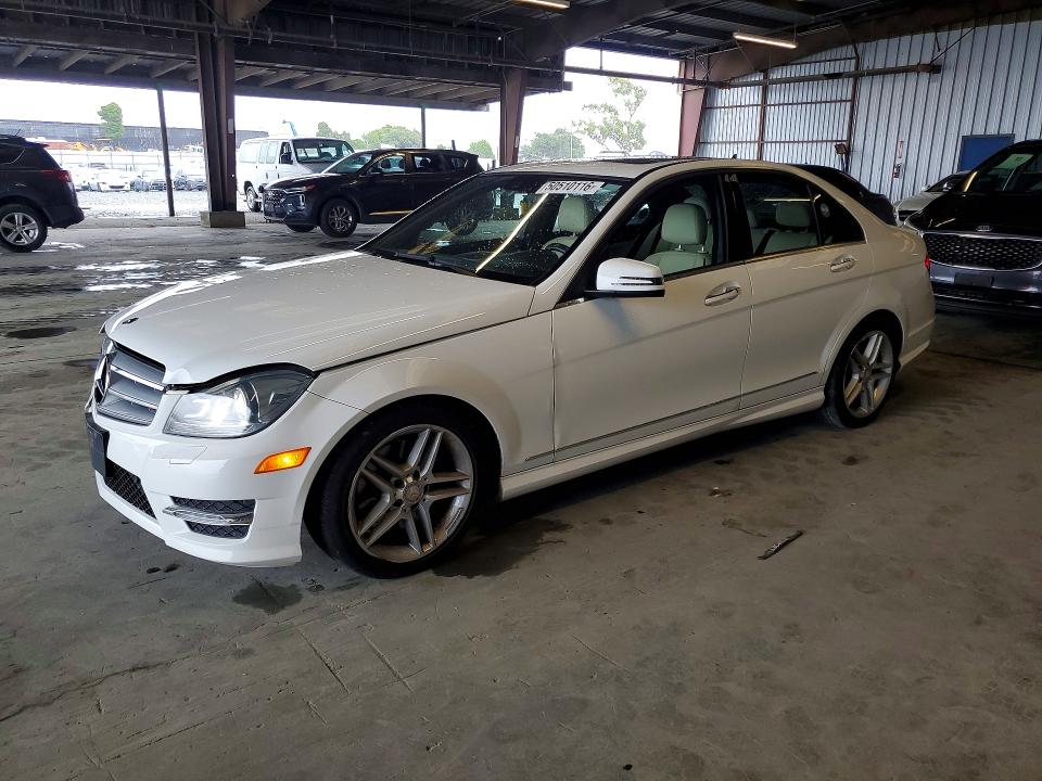 50510116 :رقم المزاد ، WDDGF5HB1DR254162 vin ، 2013 Mercedes-benz C مزاد بيع