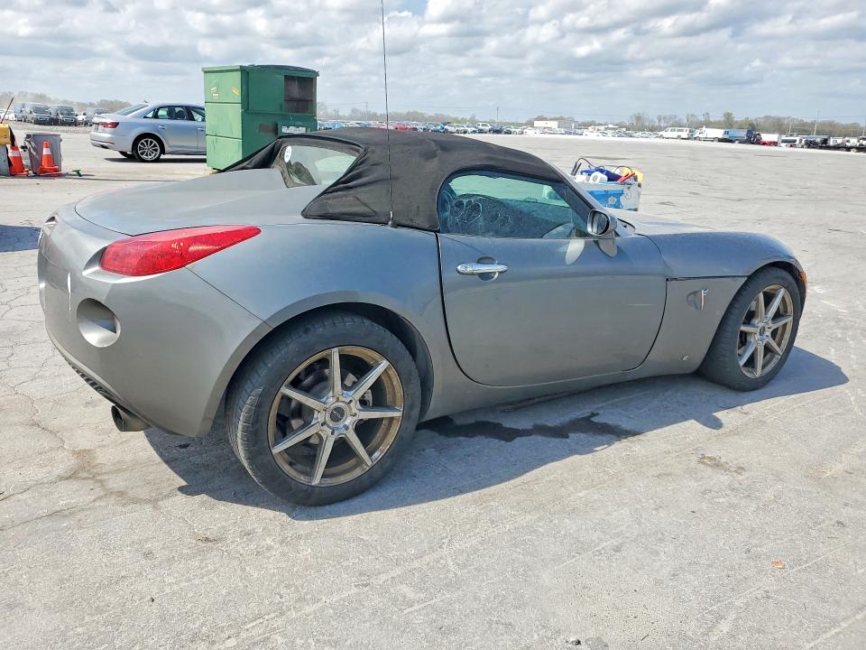 48279926 :رقم المزاد ، 1G2MB33B66Y111872 vin ، 2006 Pontiac Solstice مزاد بيع
