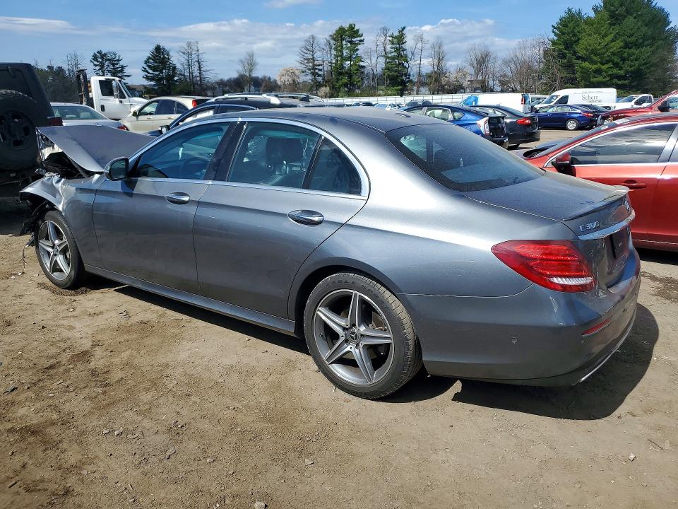48201056 :رقم المزاد ، WDDZF4KB8JA314282 vin ، 2018 Mercedes-benz E مزاد بيع