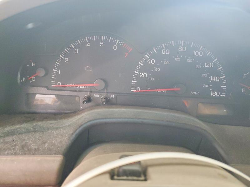48648806 :رقم المزاد ، 1LNHM87A92Y679903 vin ، 2002 Lincoln Townhouse Ls مزاد بيع
