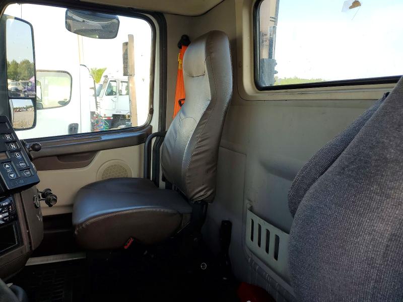77500235 :رقم المزاد ، 4V4N39TGXHN988143 vin ، 2017 Volvo Vnl مزاد بيع