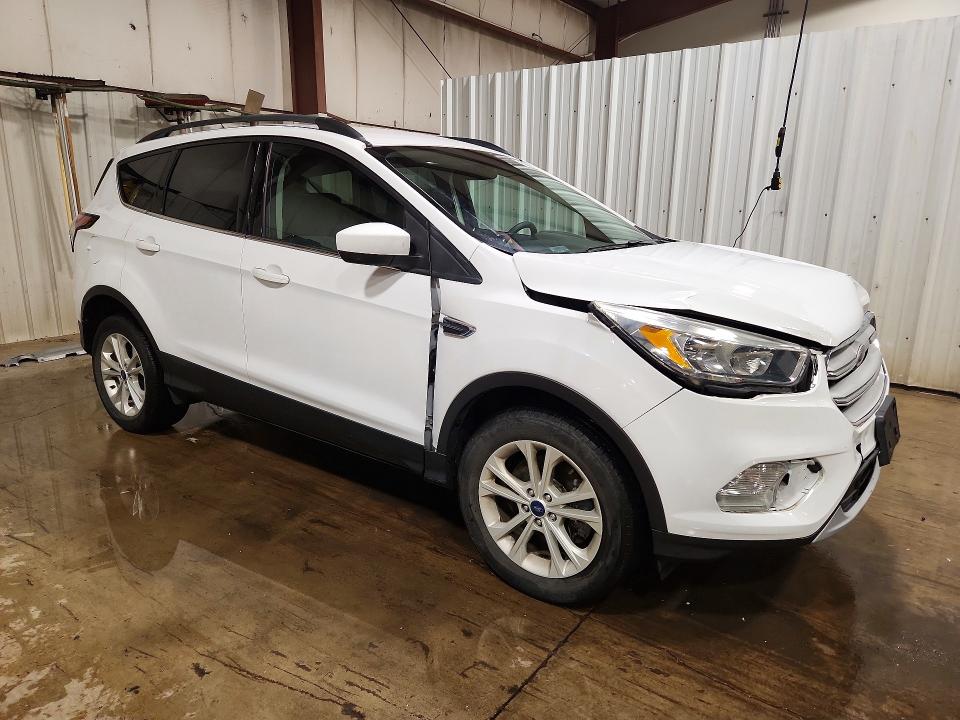 51296506 :رقم المزاد ، 1FMCU9GD8JUB16499 vin ، 2018 Ford Escape مزاد بيع
