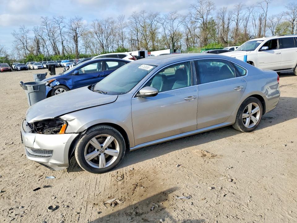 2012 Volkswagen Passat მანქანა იყიდება აუქციონზე, vin: 1VWBP7A32CC037685, აუქციონის ნომერი: 49103856