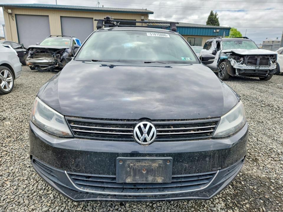 51015886 :رقم المزاد ، 3VWB17AJ3EM361567 vin ، 2014 Volkswagen Jetta مزاد بيع