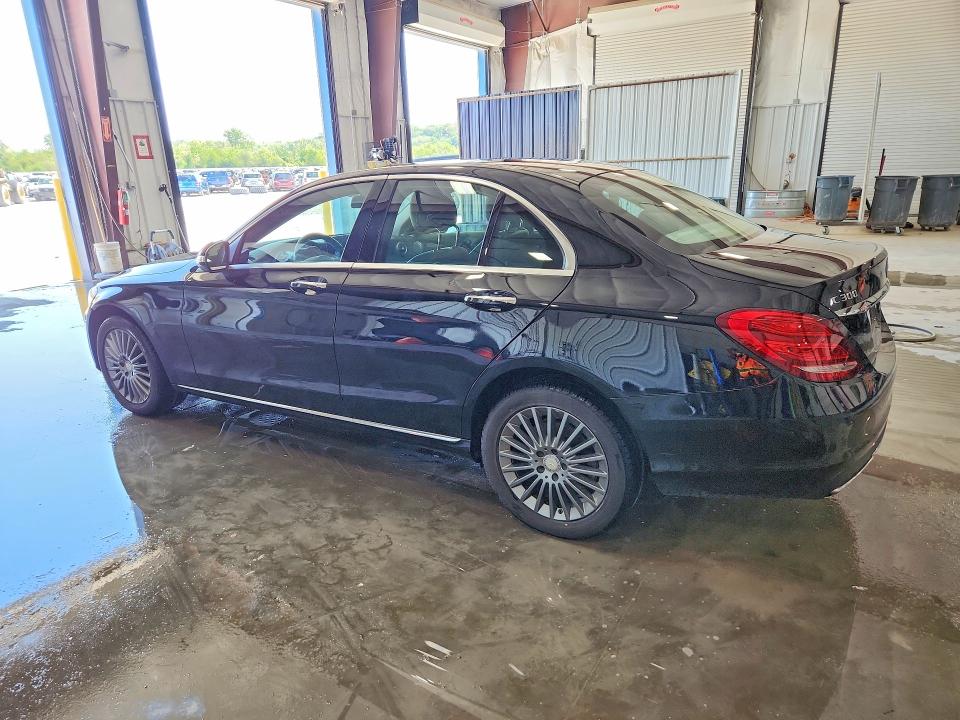 50504896 :رقم المزاد ، 55SWF4KB5FU017240 vin ، 2015 Mercedes-benz C مزاد بيع