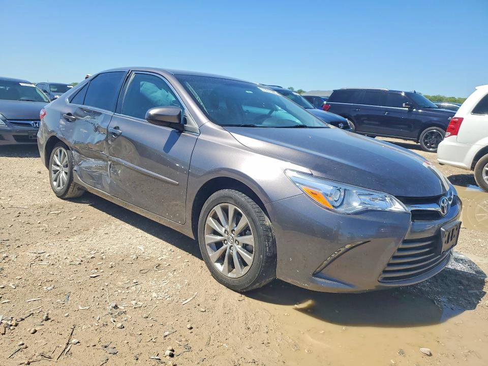 51431506 :رقم المزاد ، 4T1BF1FK2FU915757 vin ، 2015 Toyota Camry مزاد بيع