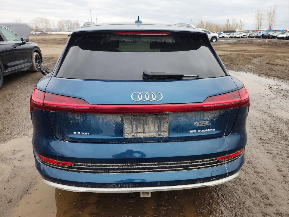 48667986 :رقم المزاد ، WA1AAAGE6KB011756 vin ، 2019 Audi E-tron مزاد بيع
