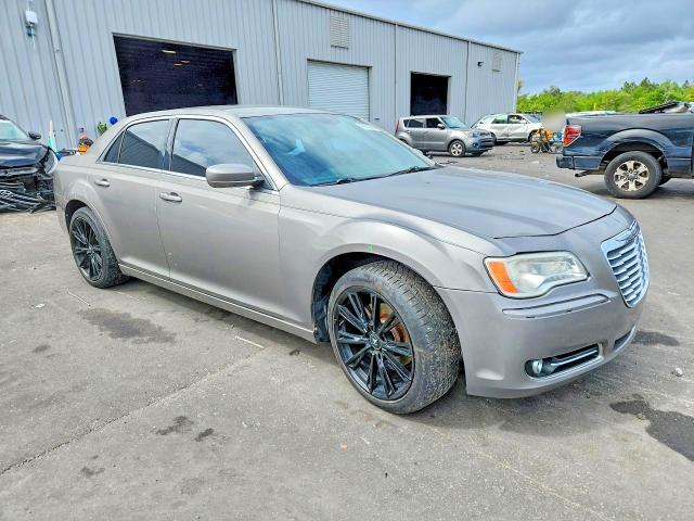 48058266 :رقم المزاد ، 2C3CCAAG3EH141836 vin ، 2014 Chrysler 300 مزاد بيع