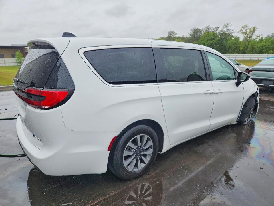 Продажа на аукционе авто 2024 Chrysler Pacifica, vin: 2C4RC1S70RR153365, номер лота: 49091736