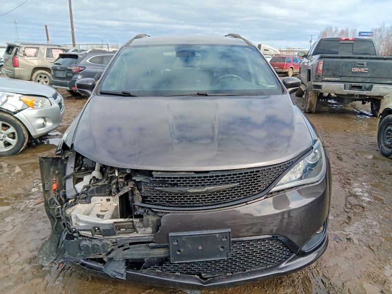 49656856 :رقم المزاد ، 2C4RC1EG4JR198146 vin ، 2018 Chrysler Pacifica مزاد بيع