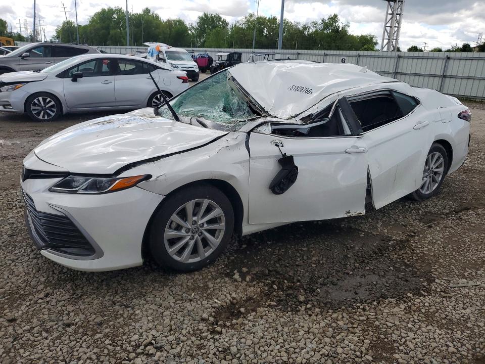 51828766 :رقم المزاد ، 4T1C11BKXPU092618 vin ، 2023 Toyota Camry مزاد بيع