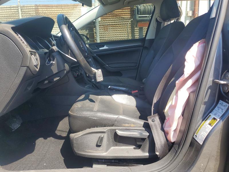 49023446 :رقم المزاد ، 3VWG17AU1JM253426 vin ، 2018 Volkswagen Golf مزاد بيع