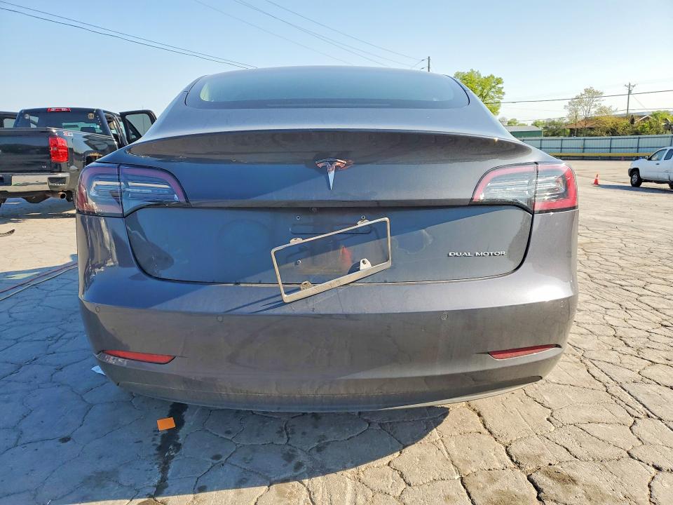 48826116 :رقم المزاد ، 5YJ3E1EB9JF077192 vin ، 2018 Tesla Model 3 مزاد بيع