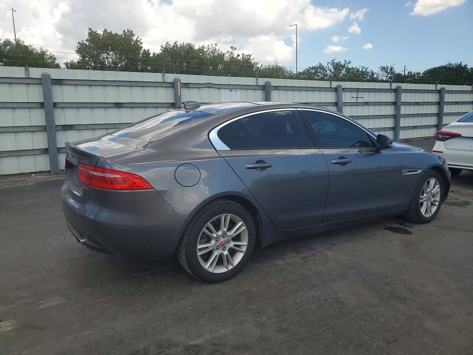 51346586 :رقم المزاد ، SAJAD4FX7JCP28761 vin ، 2018 Jaguar Xe مزاد بيع
